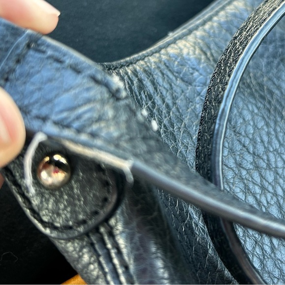 Kate Spade vintage Set! Cross body pebble purse with stripped wristlet. - Picture 3 of 16